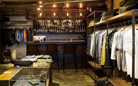 实体店尽吹“跨界混搭”风 合肥现多个“服装复合店”